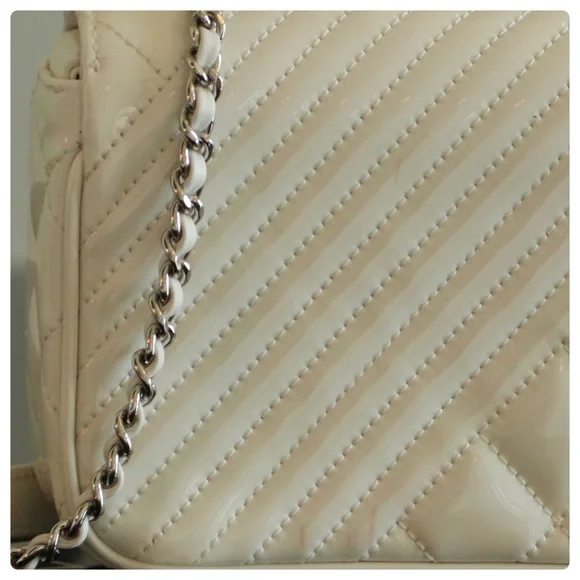 CHANEL ⭐️AUTHENTIC⭐️Small Patent Coco Boy Flap Bag - Picture 14 of 17